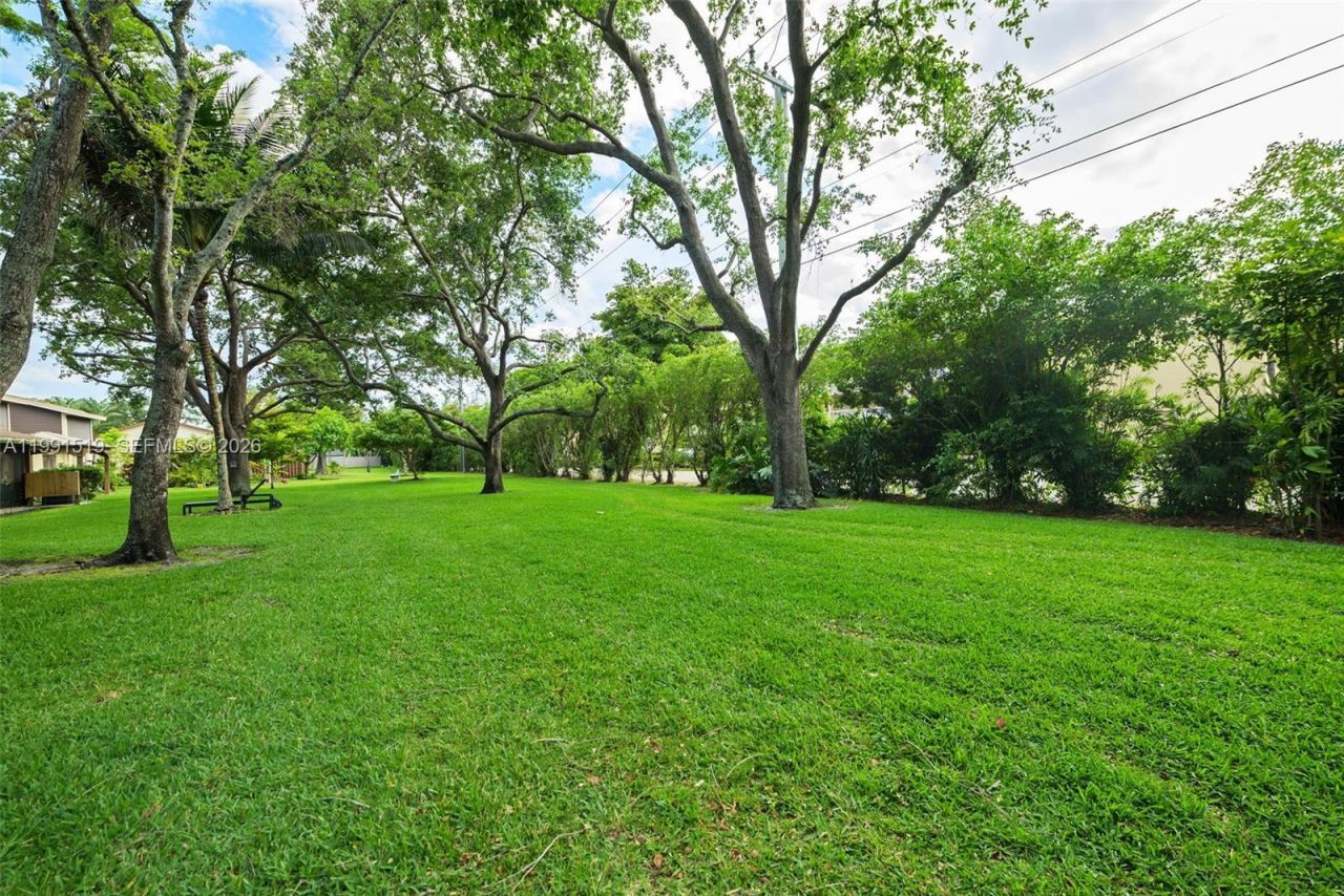 6183 Pine Tree Ln Unit B, Tamarac, FL 33319 Photo
