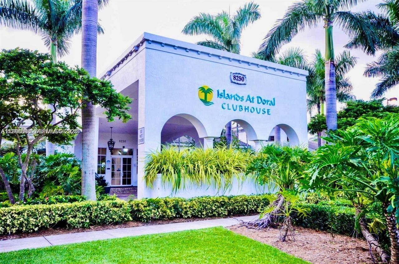 7472 NW 112th Path, Doral, FL 33178 Photo