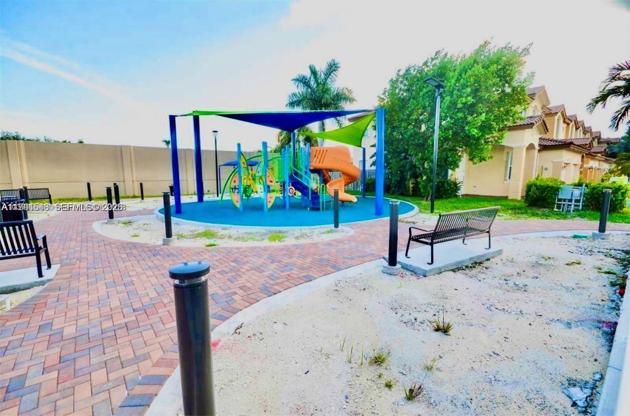 7472 NW 112th Path, Doral, FL 33178 Photo