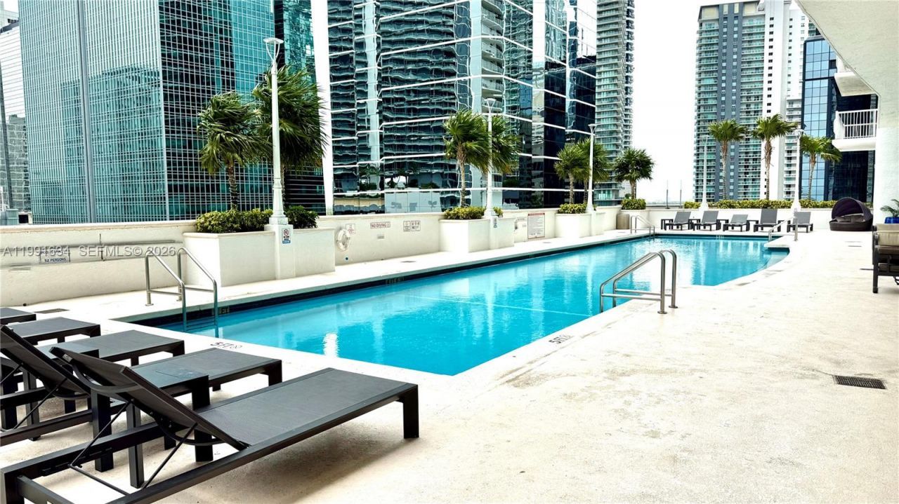 1200 Brickell Bay Dr, Unit 2216, Miami, FL 33131 Photo
