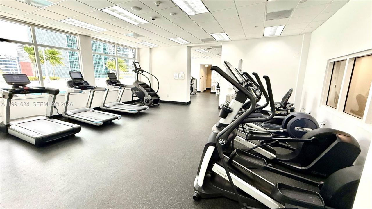 1200 Brickell Bay Dr, Unit 2216, Miami, FL 33131 Photo