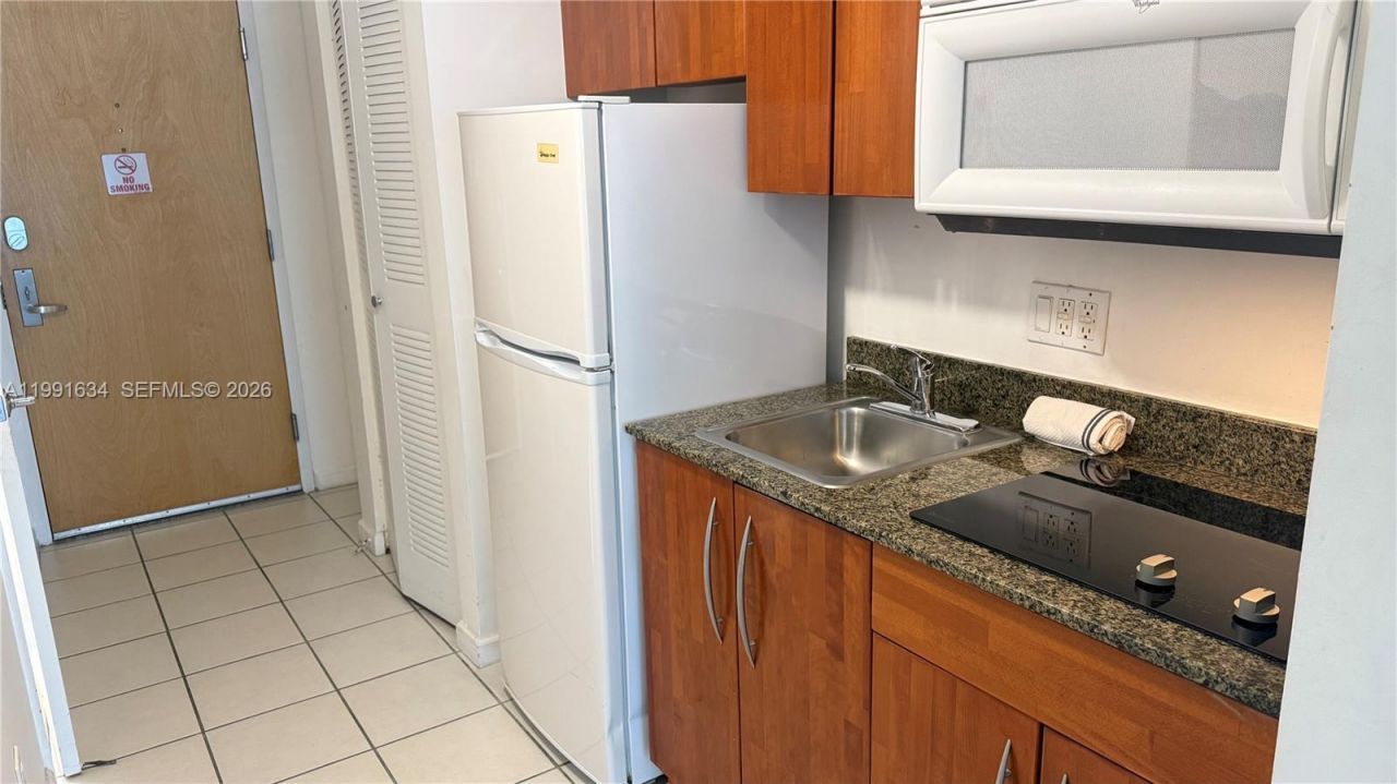 1200 Brickell Bay Dr, Unit 2216, Miami, FL 33131 Photo