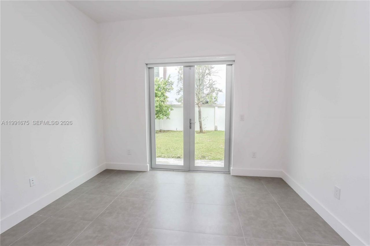 8250 NW 33rd Ter, Doral, FL 33122 Photo