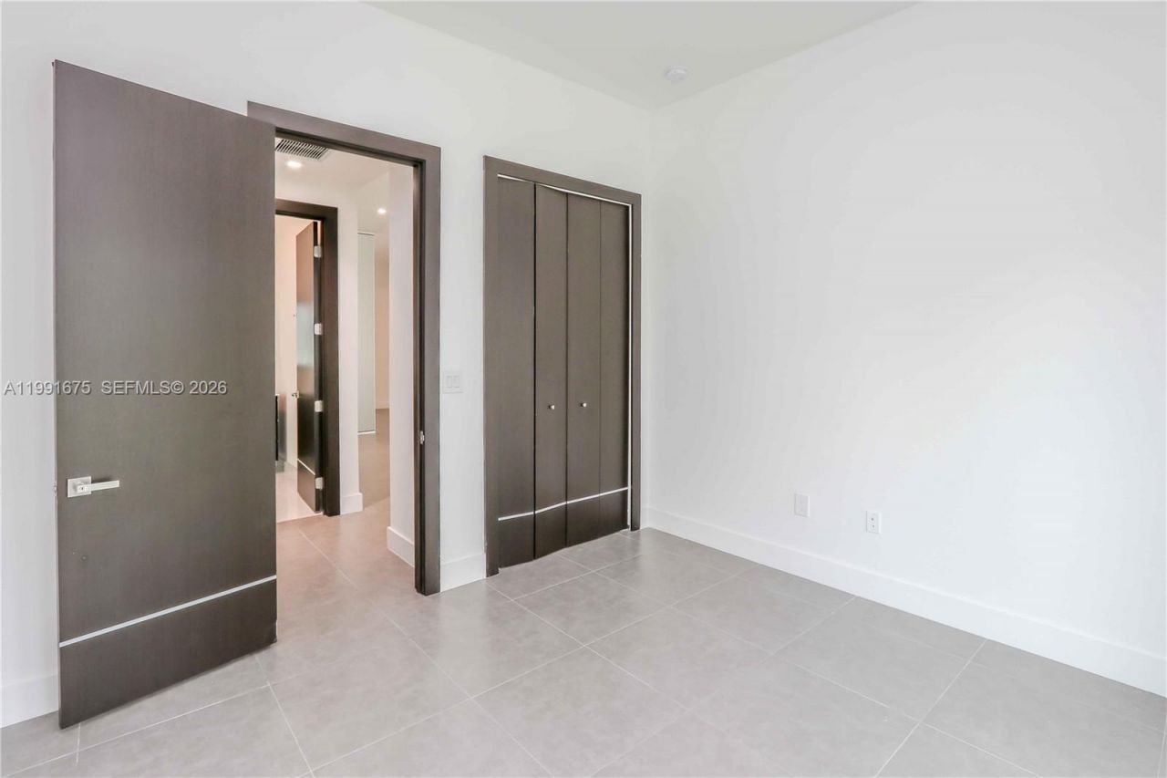 8250 NW 33rd Ter, Doral, FL 33122 Photo