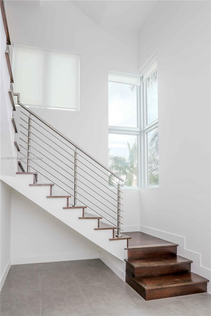 8250 NW 33rd Ter, Doral, FL 33122 Photo