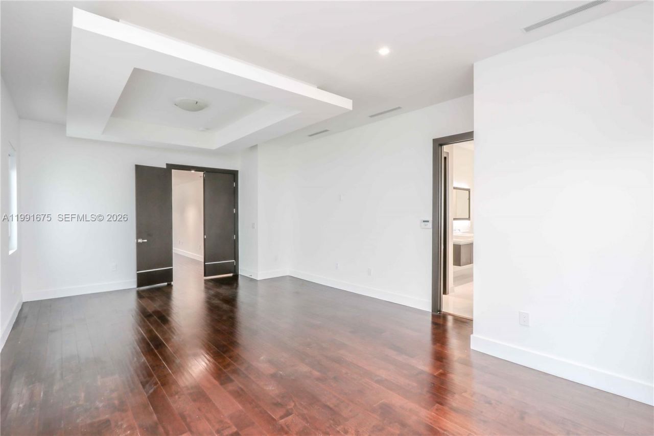 8250 NW 33rd Ter, Doral, FL 33122 Photo