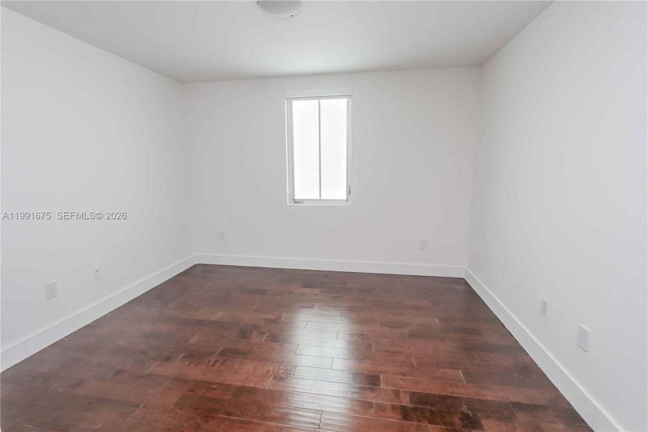 8250 NW 33rd Ter, Doral, FL 33122 Photo