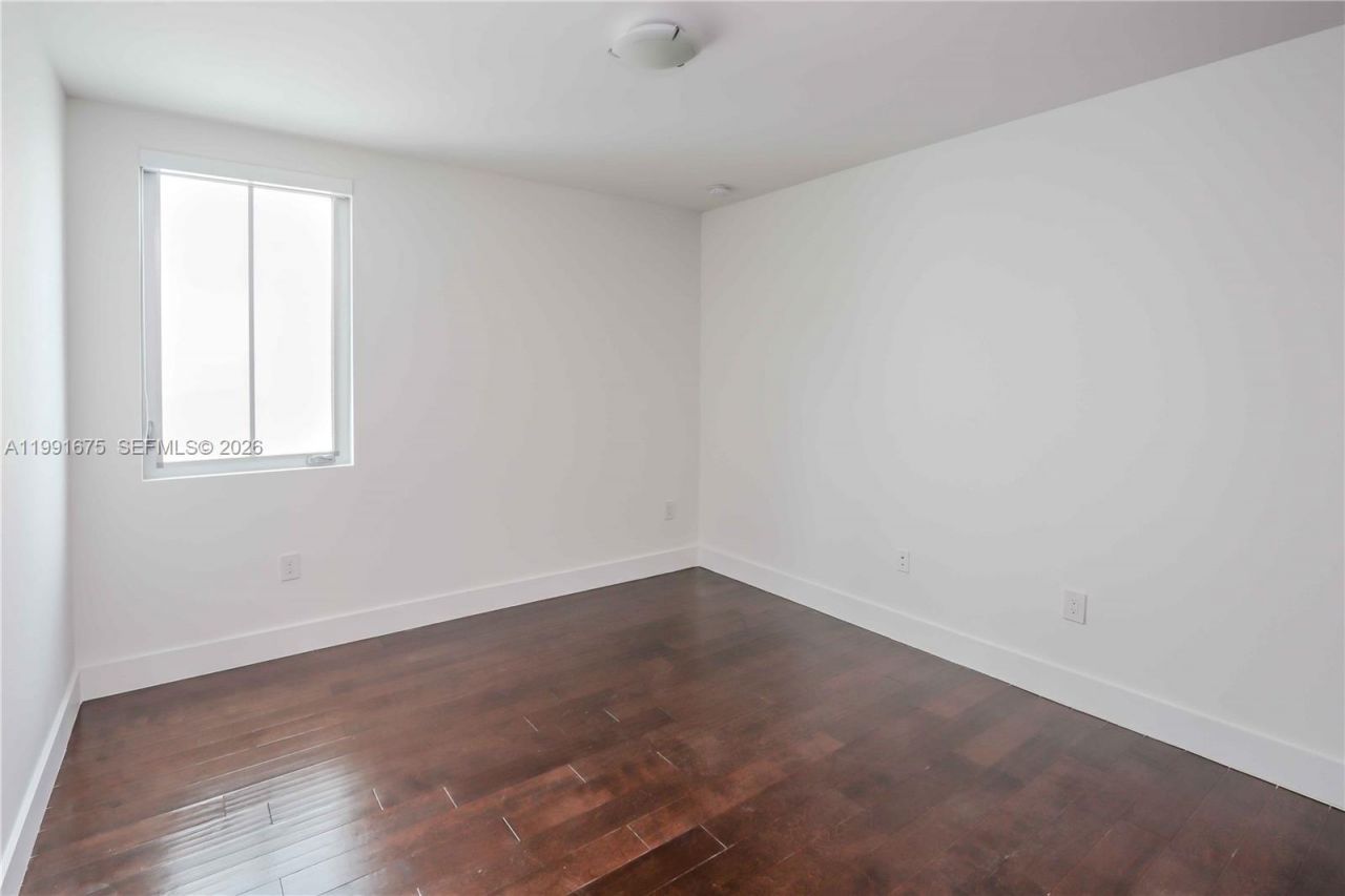 8250 NW 33rd Ter, Doral, FL 33122 Photo