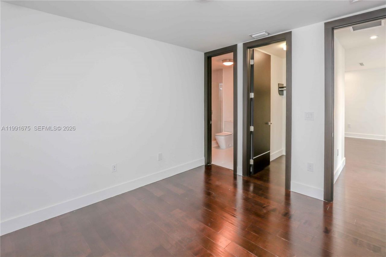 8250 NW 33rd Ter, Doral, FL 33122 Photo