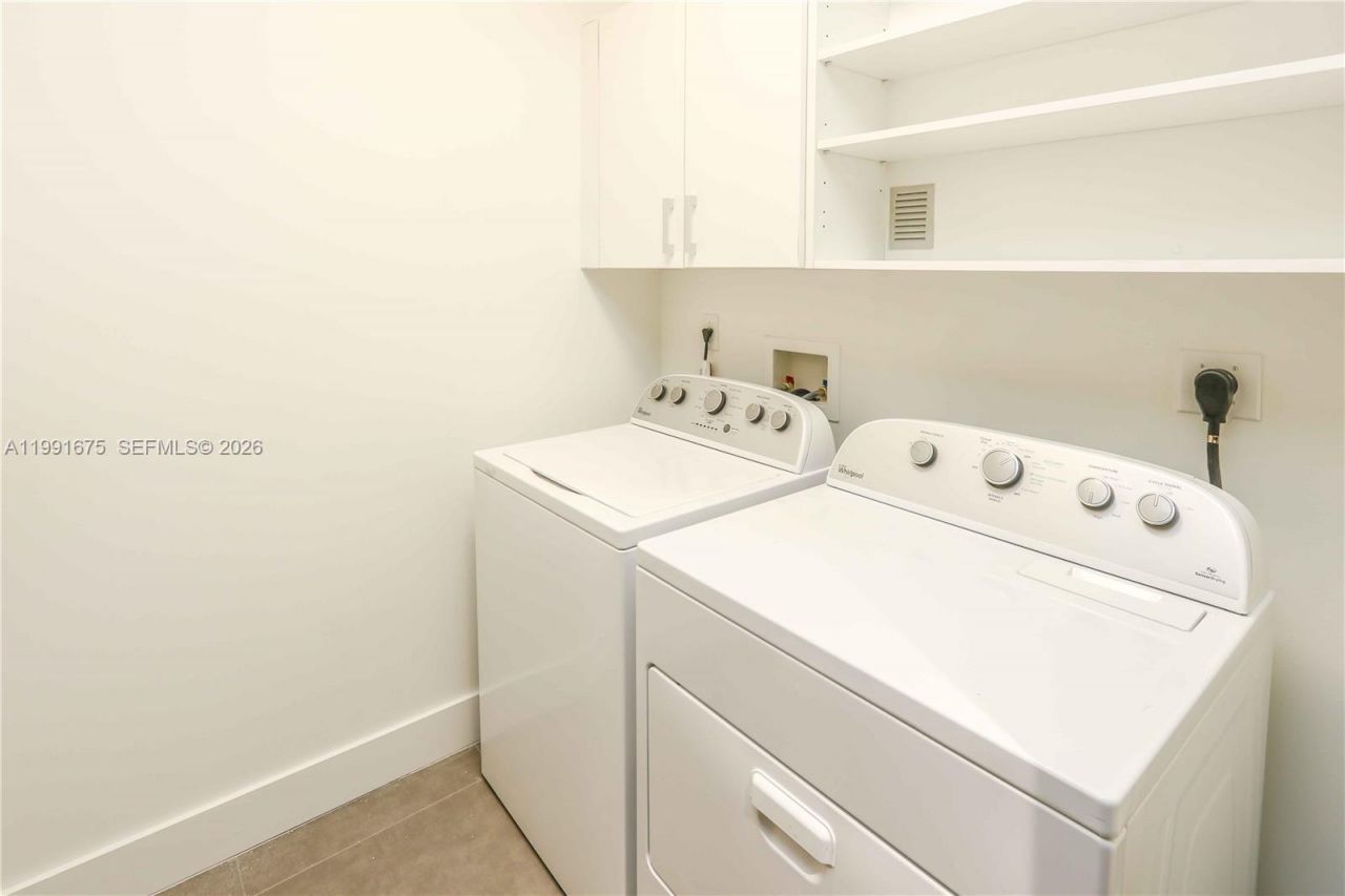 8250 NW 33rd Ter, Doral, FL 33122 Photo