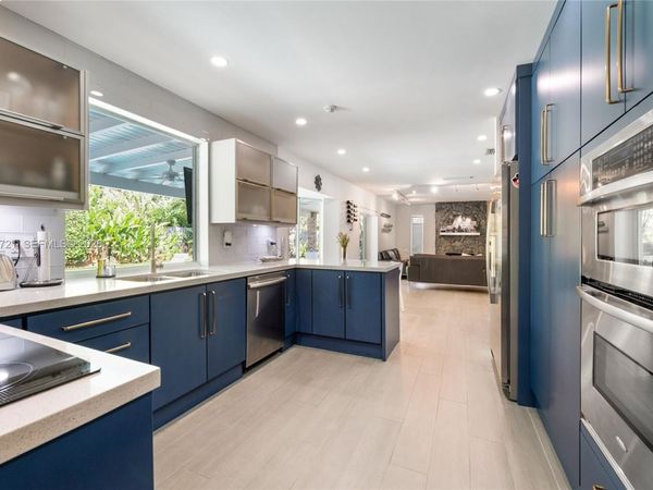 10330 SW 71st Ave , Pinecrest, FL 33156