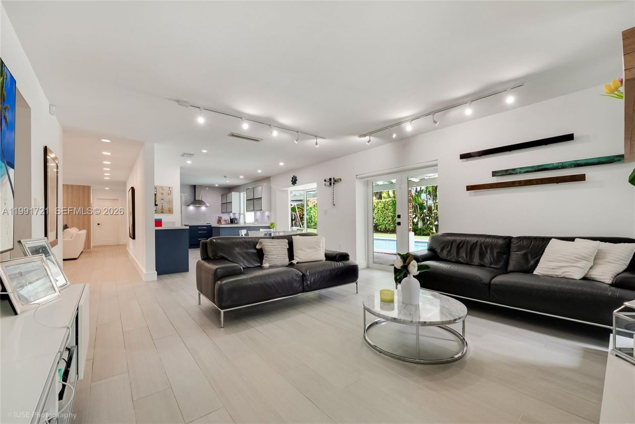 10330 SW 71st Ave , Pinecrest, FL 33156 Photo