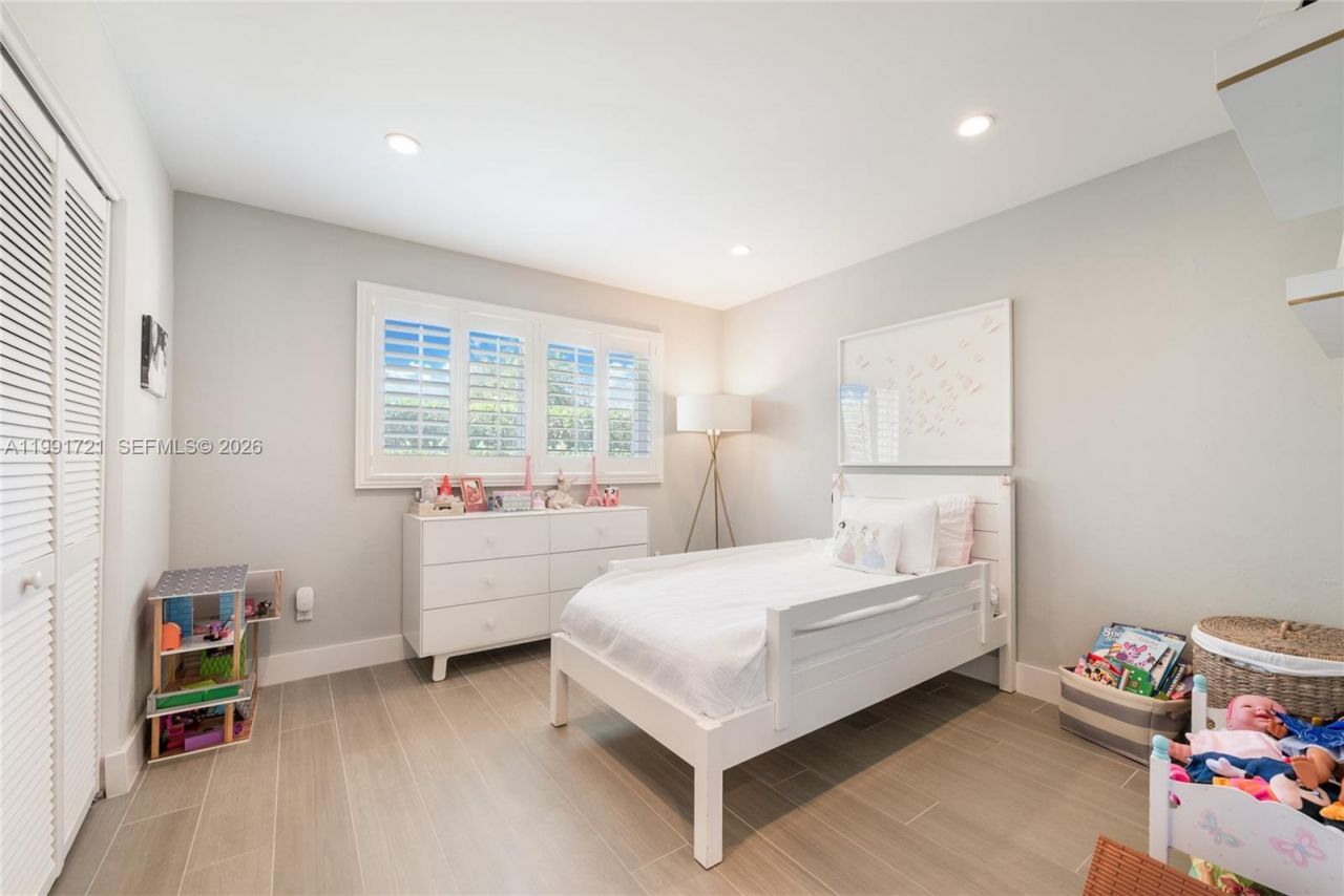 10330 SW 71st Ave , Pinecrest, FL 33156 Photo