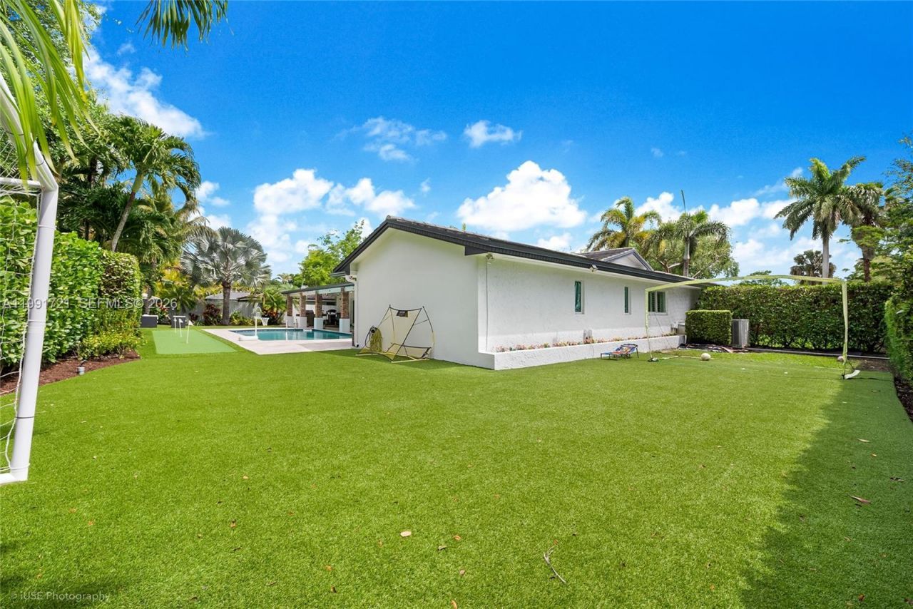 10330 SW 71st Ave , Pinecrest, FL 33156 Photo