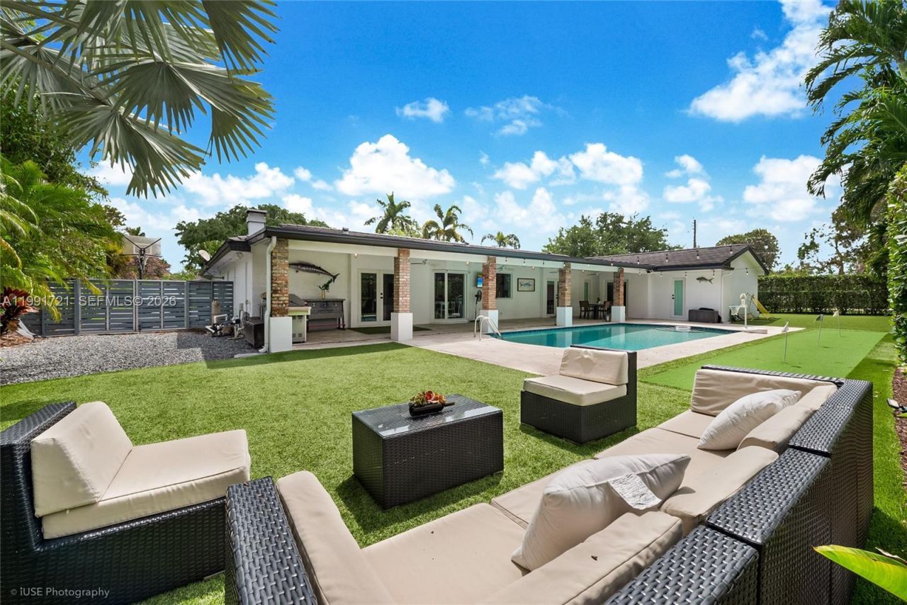 10330 SW 71st Ave, Pinecrest, FL 33156 Photo