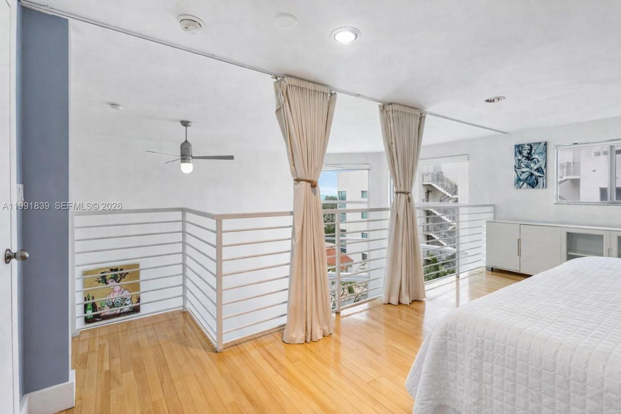 7728 Collins Ave , Unit 16, Miami Beach, FL 33141 Photo