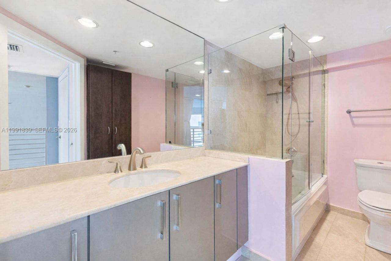 7728 Collins Ave , Unit 16, Miami Beach, FL 33141 Photo