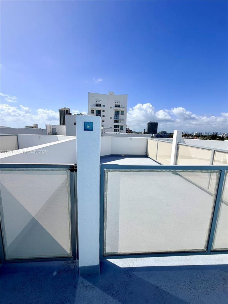 7728 Collins Ave , Unit 16, Miami Beach, FL 33141 Photo