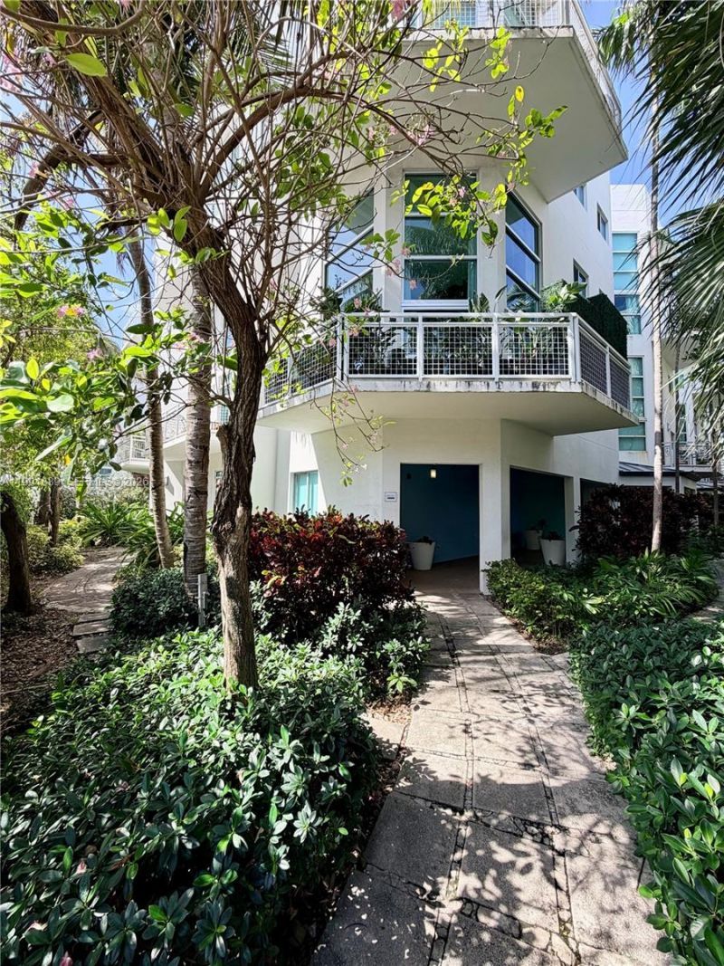 7728 Collins Ave , Unit 16, Miami Beach, FL 33141 Photo