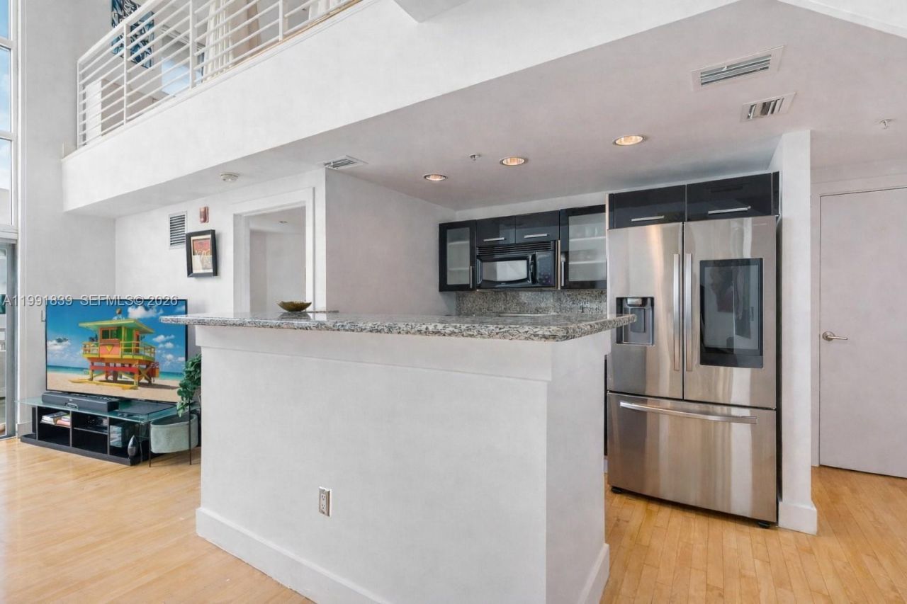 7728 Collins Ave , Unit 16, Miami Beach, FL 33141 Photo