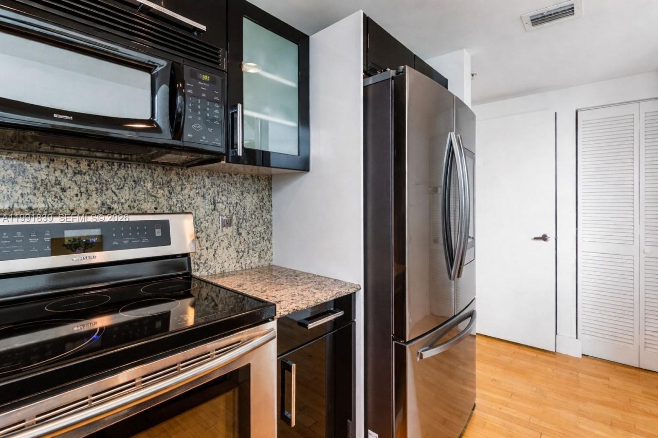 7728 Collins Ave , Unit 16, Miami Beach, FL 33141 Photo