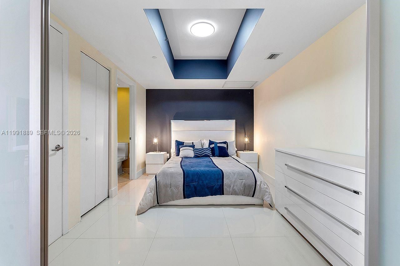 465 Brickell Ave , Unit 3905, Miami, FL 33131 Photo