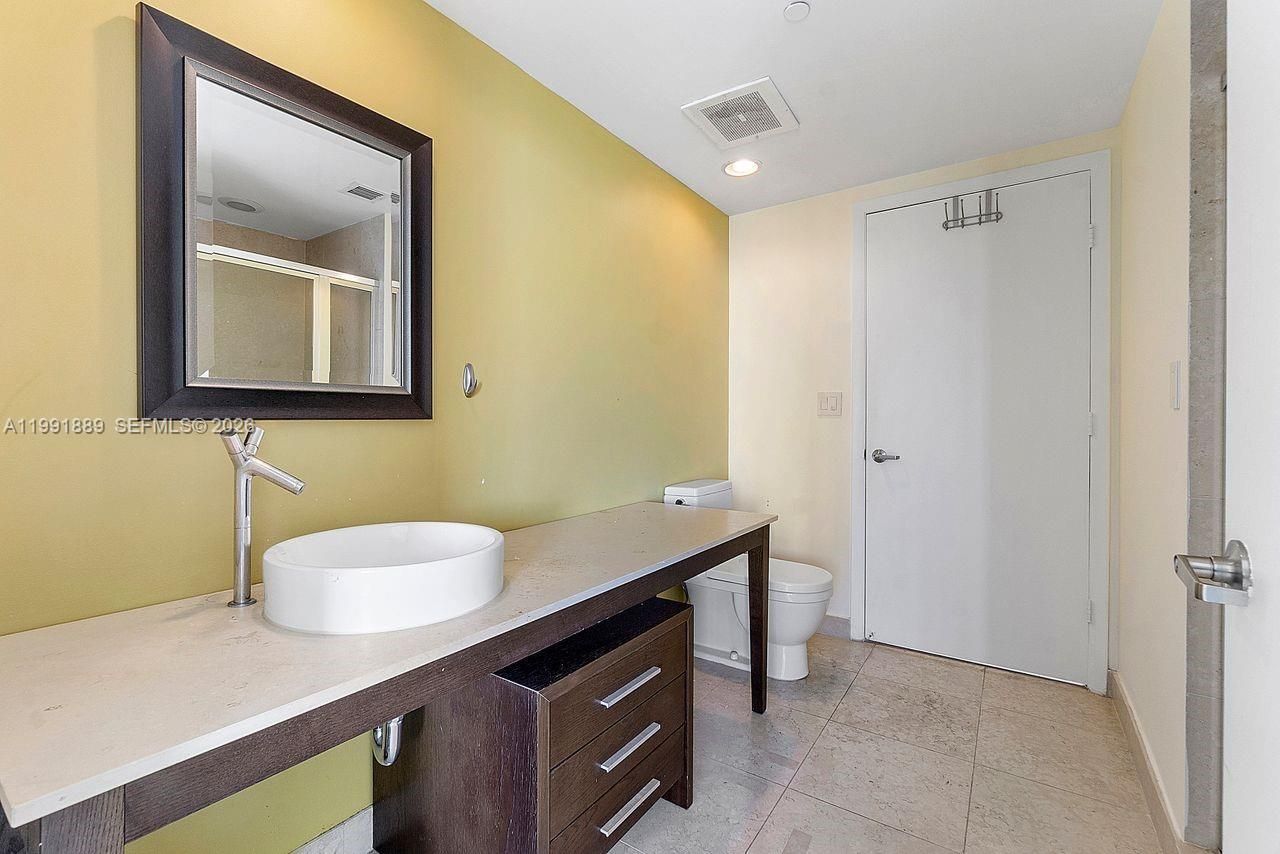 465 Brickell Ave , Unit 3905, Miami, FL 33131 Photo