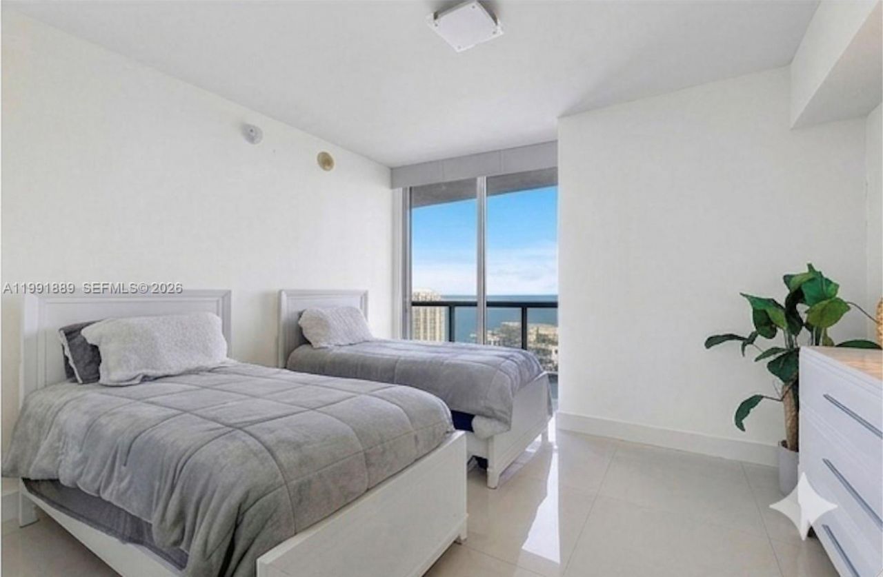 465 Brickell Ave , Unit 3905, Miami, FL 33131 Photo