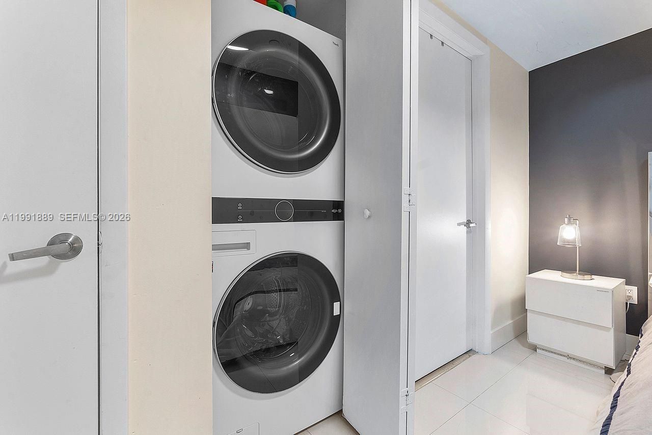 465 Brickell Ave , Unit 3905, Miami, FL 33131 Photo