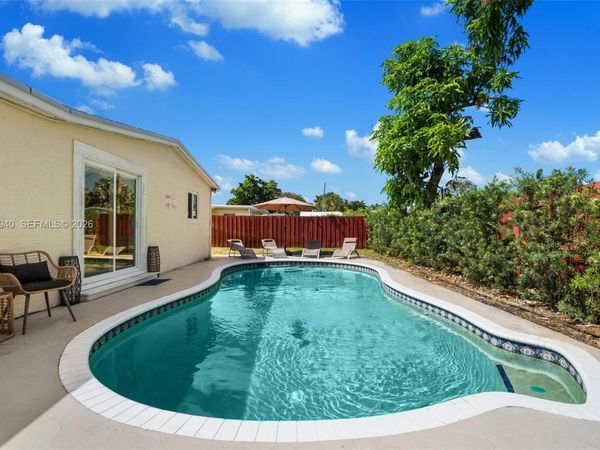 5920 NE 2nd Ter , Oakland Park, FL 33334