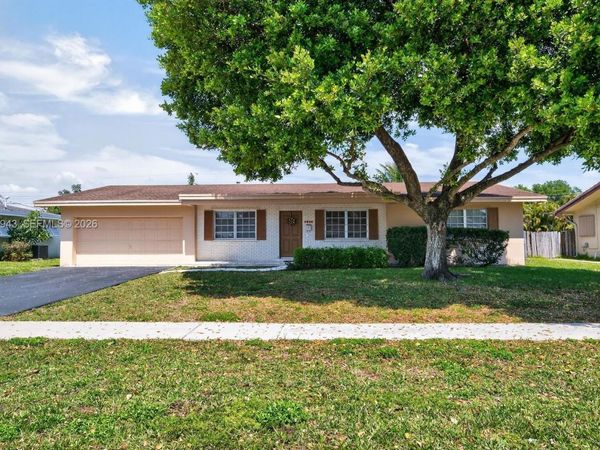 7241 NW 10th Pl , Plantation, FL 33313