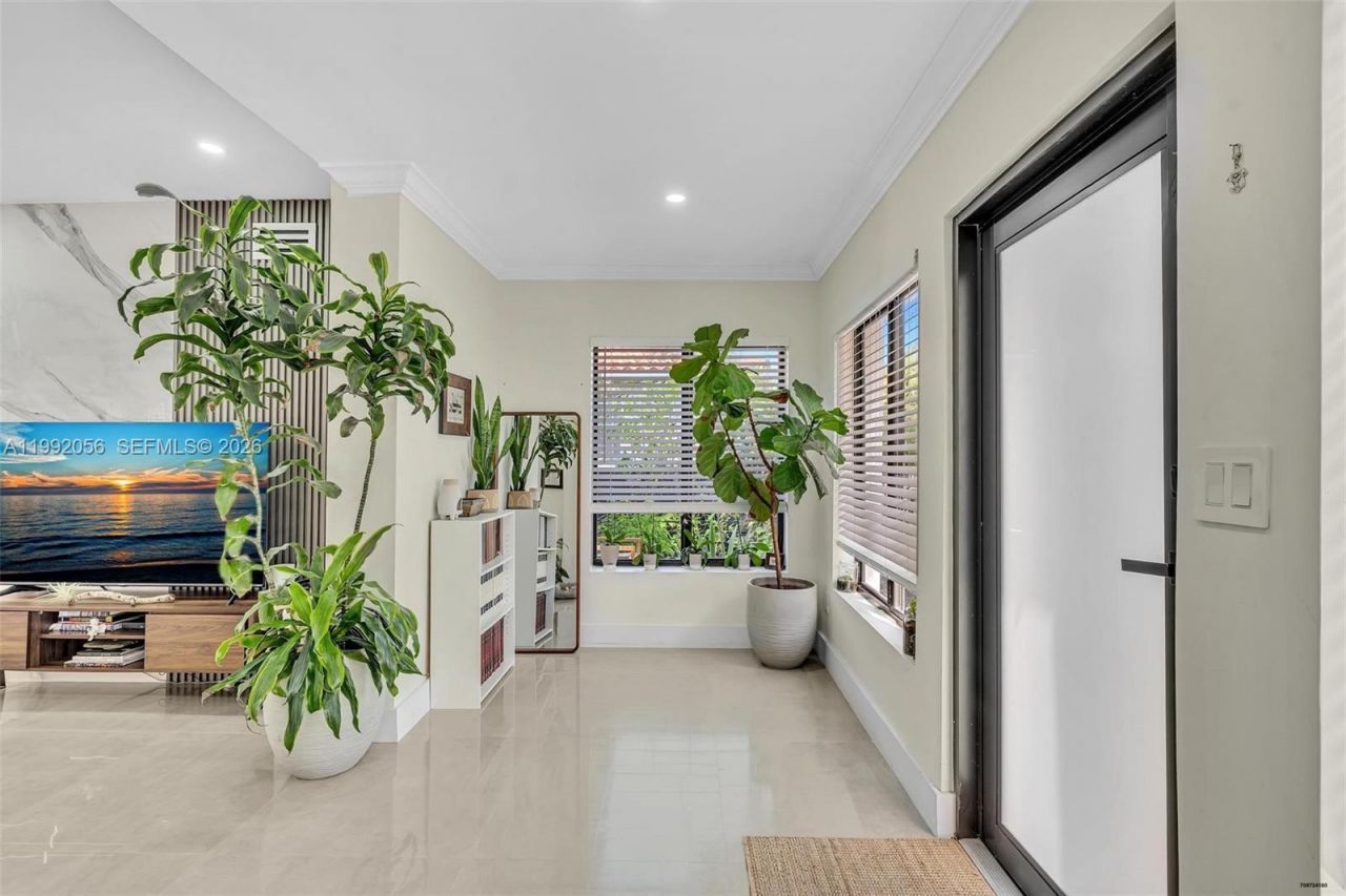 111 NW 46th St, Miami, FL 33127 Photo