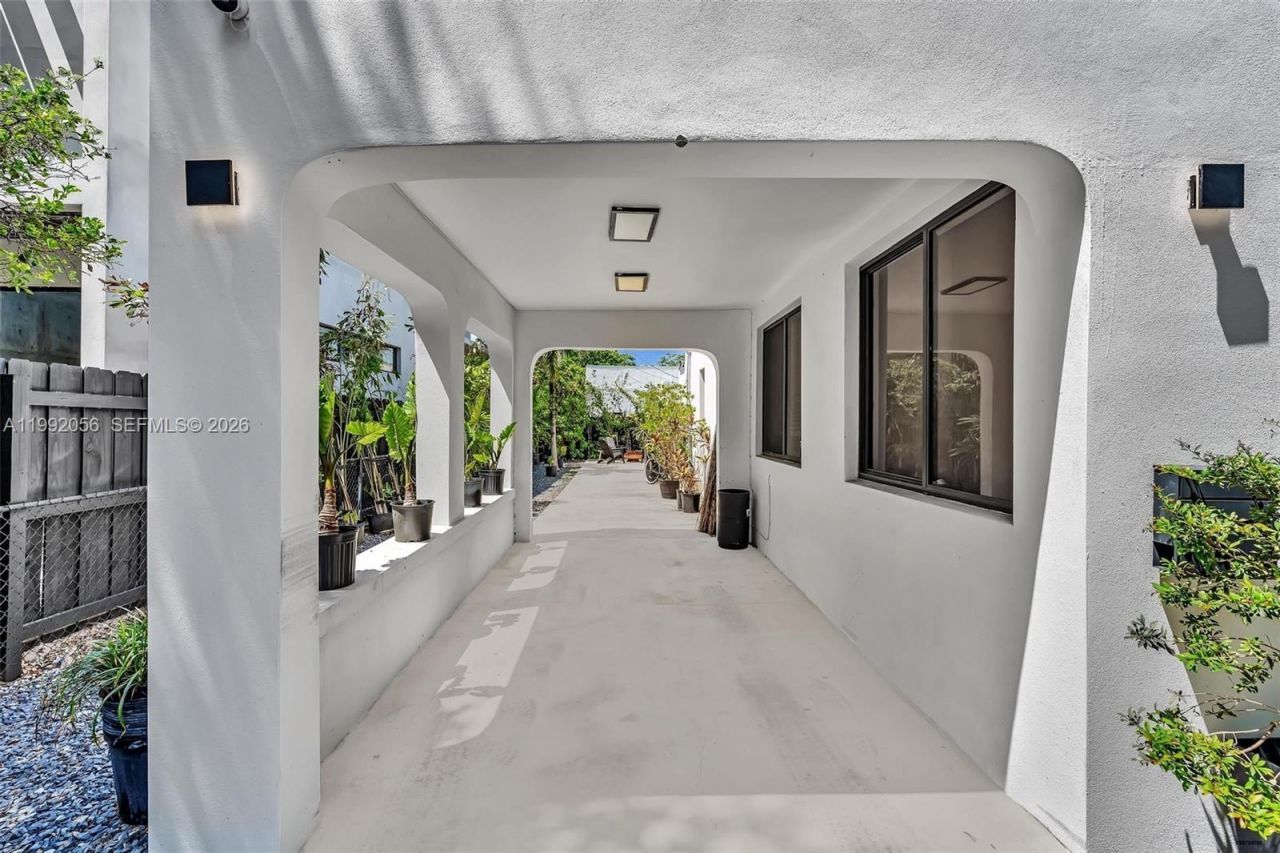 111 NW 46th St, Miami, FL 33127 Photo