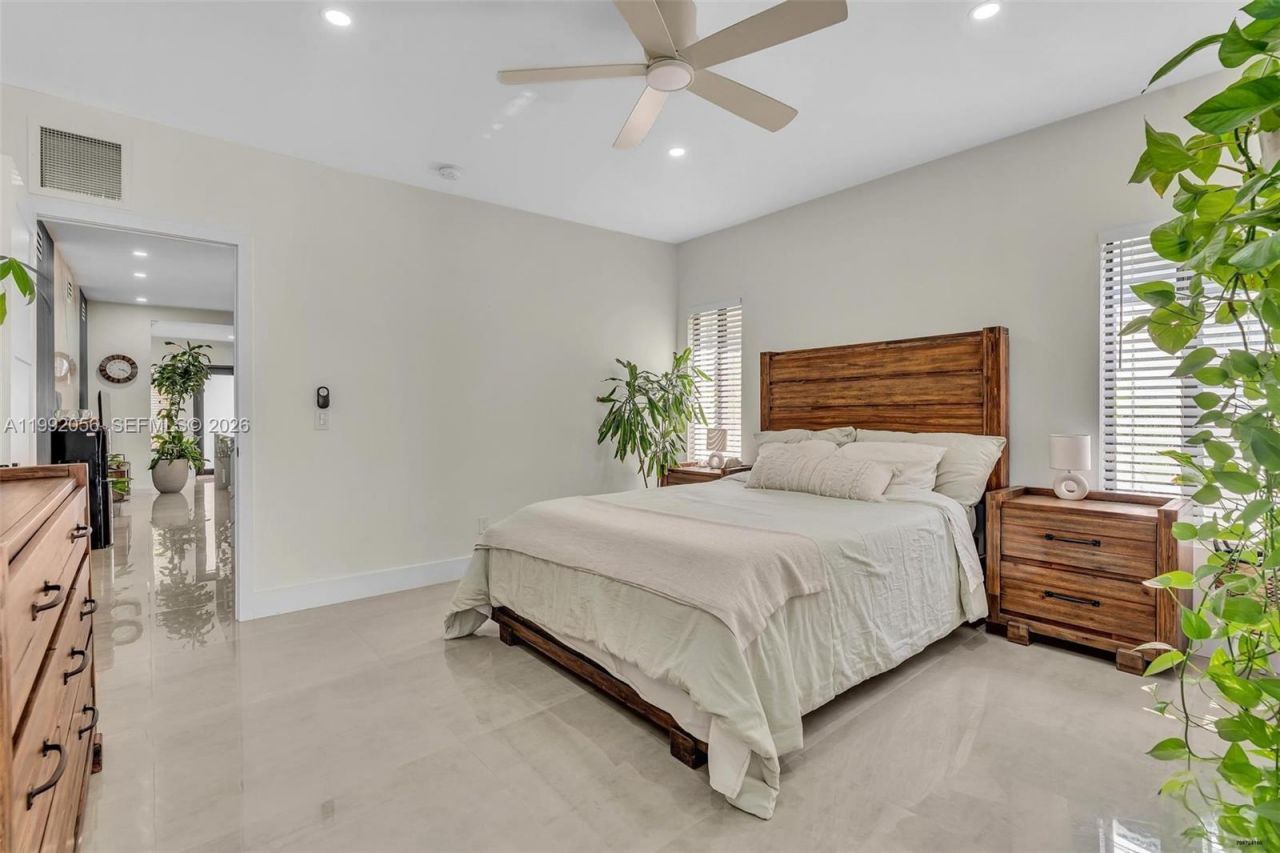 111 NW 46th St, Miami, FL 33127 Photo