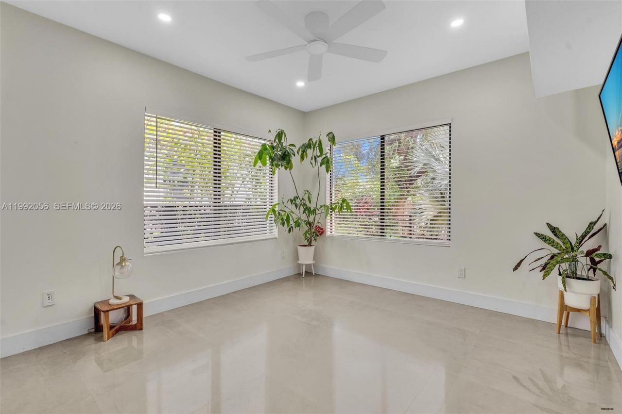 111 NW 46th St, Miami, FL 33127 Photo