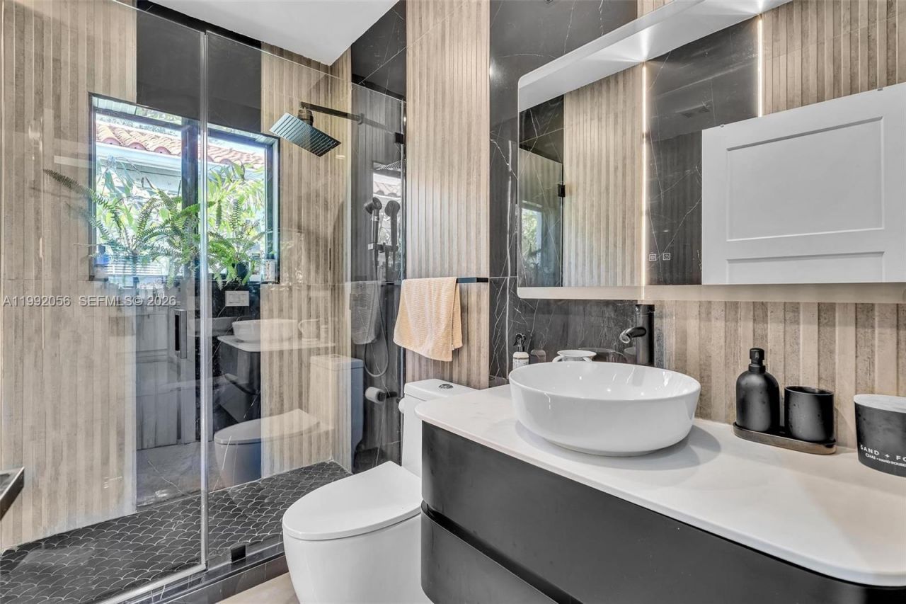 111 NW 46th St, Miami, FL 33127 Photo