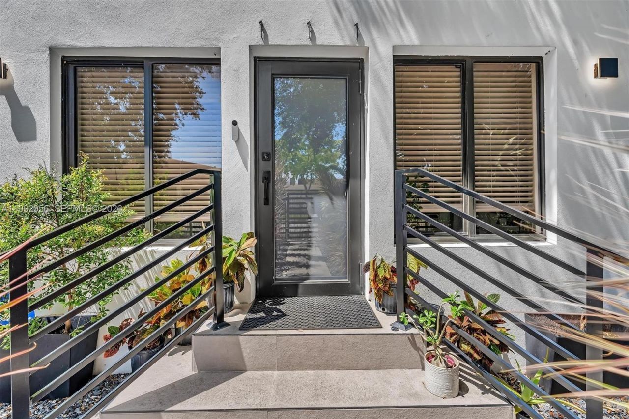 111 NW 46th St, Miami, FL 33127 Photo