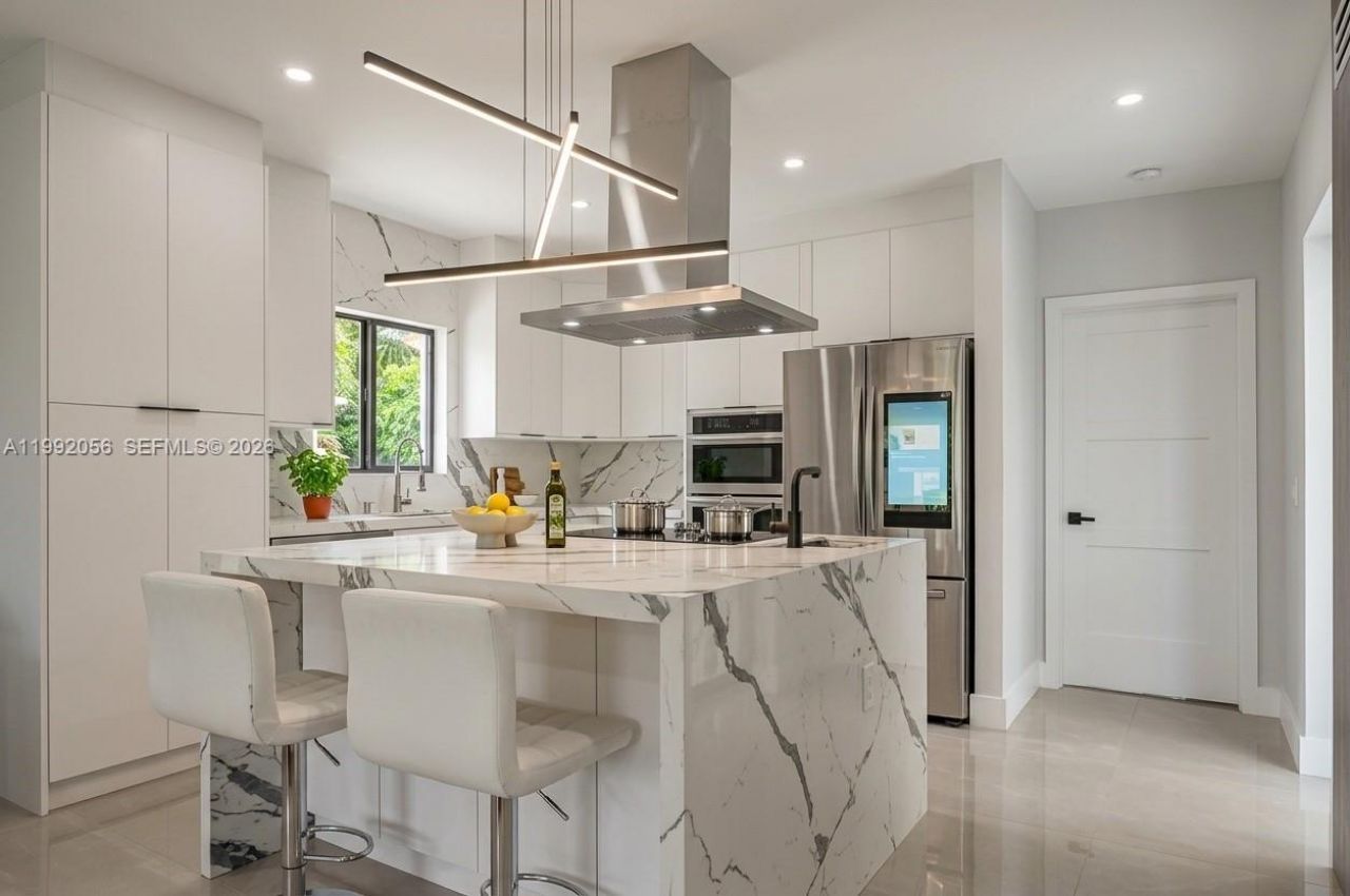 111 NW 46th St, Miami, FL 33127 Photo