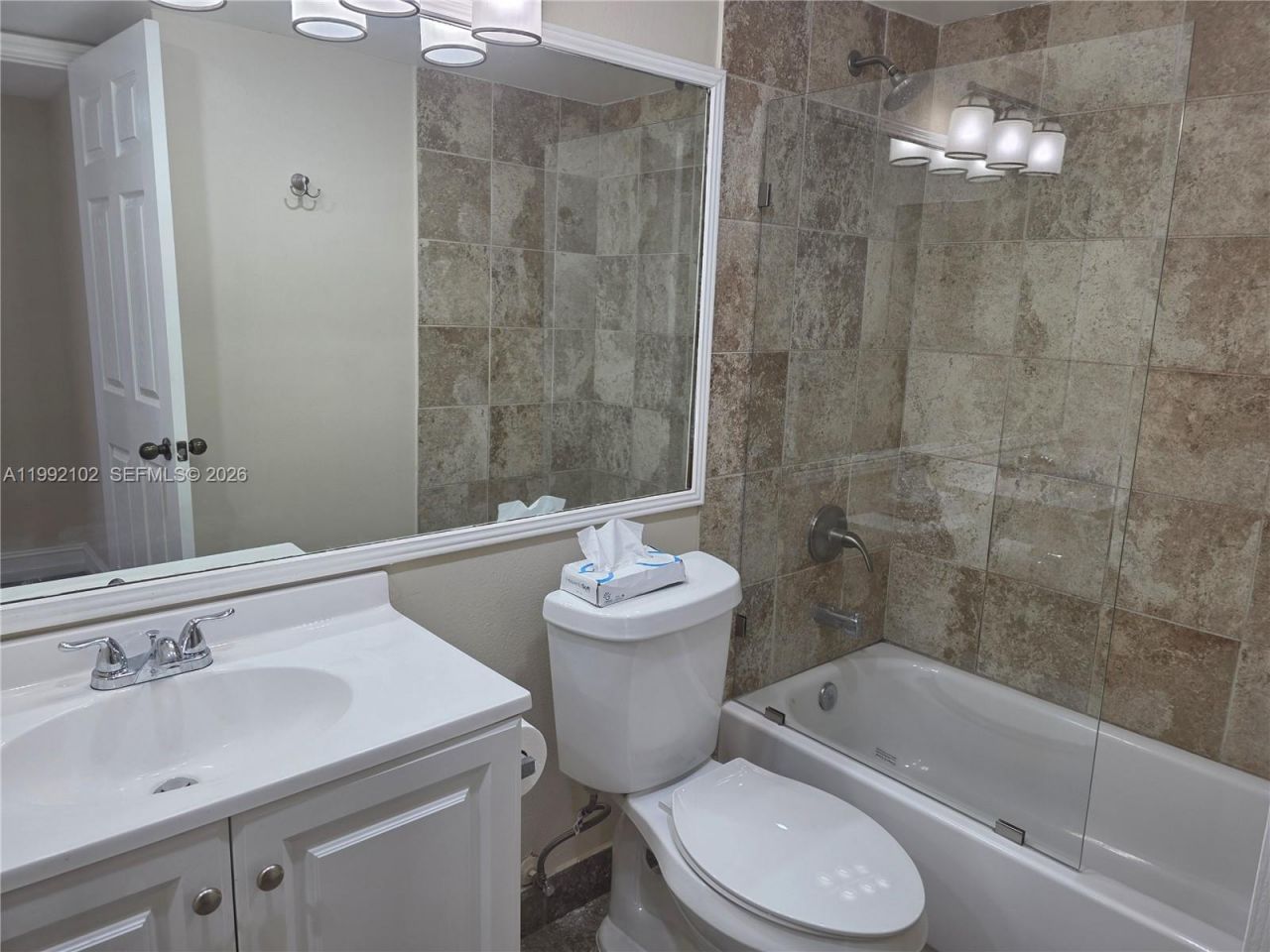 8100 Geneva Ct , Unit 432, Doral, FL 33166 Photo