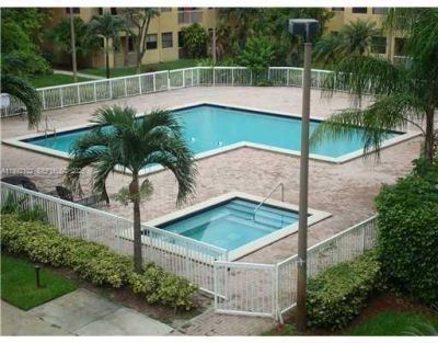 8100 Geneva Ct , Unit 432, Doral, FL 33166 Photo