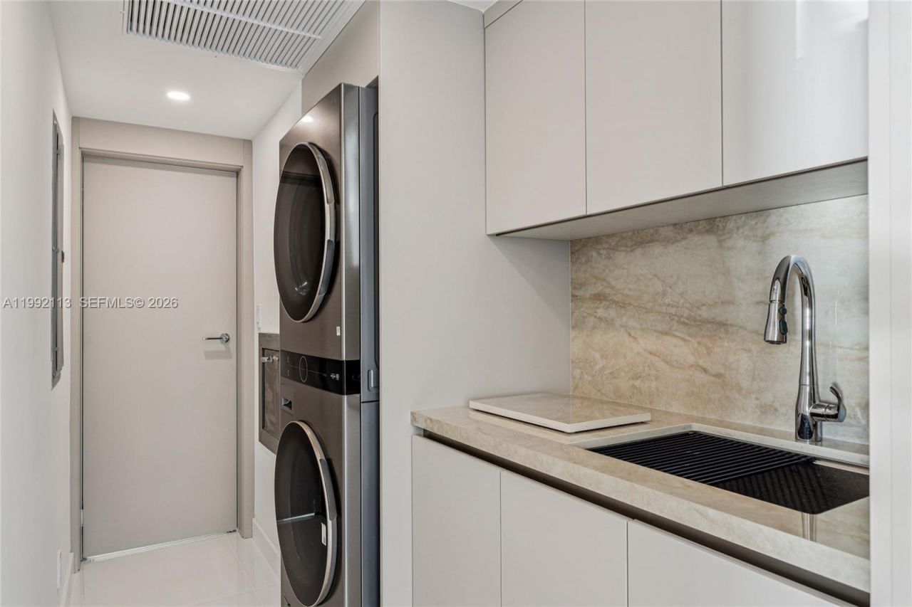 5660 Collins Ave, Unit 11C, Miami Beach, FL 33140 Photo