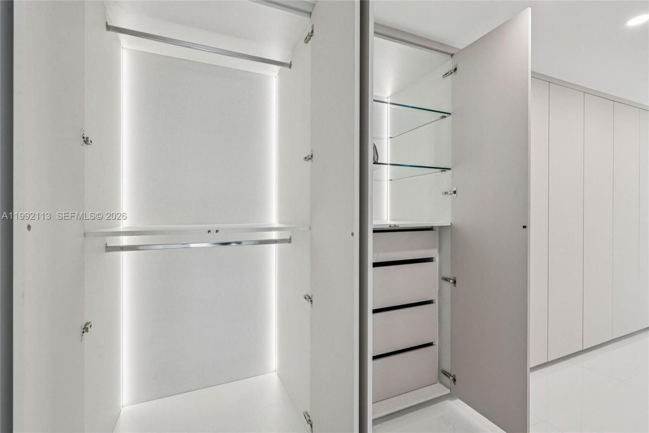 5660 Collins Ave, Unit 11C, Miami Beach, FL 33140 Photo