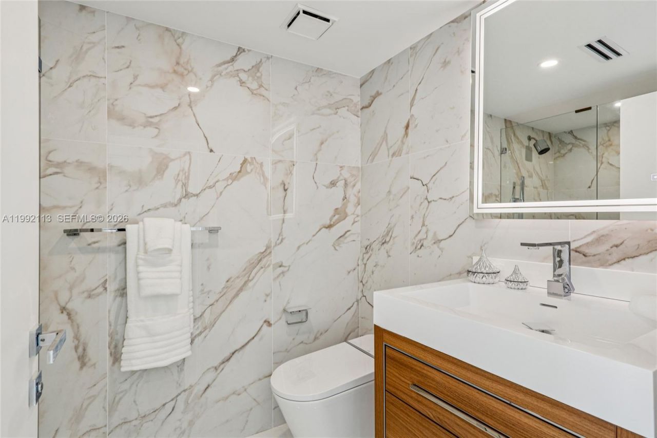 5660 Collins Ave, Unit 11C, Miami Beach, FL 33140 Photo