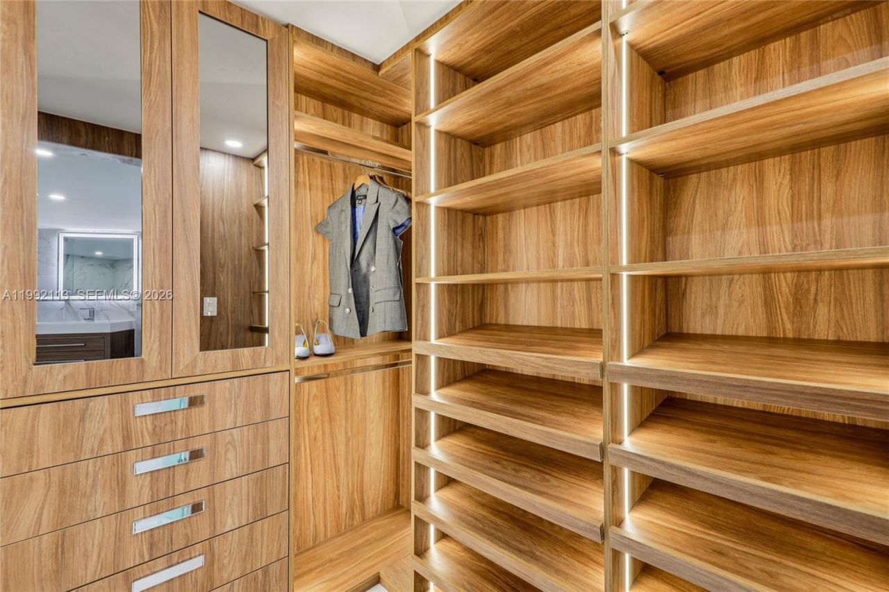 5660 Collins Ave, Unit 11C, Miami Beach, FL 33140 Photo