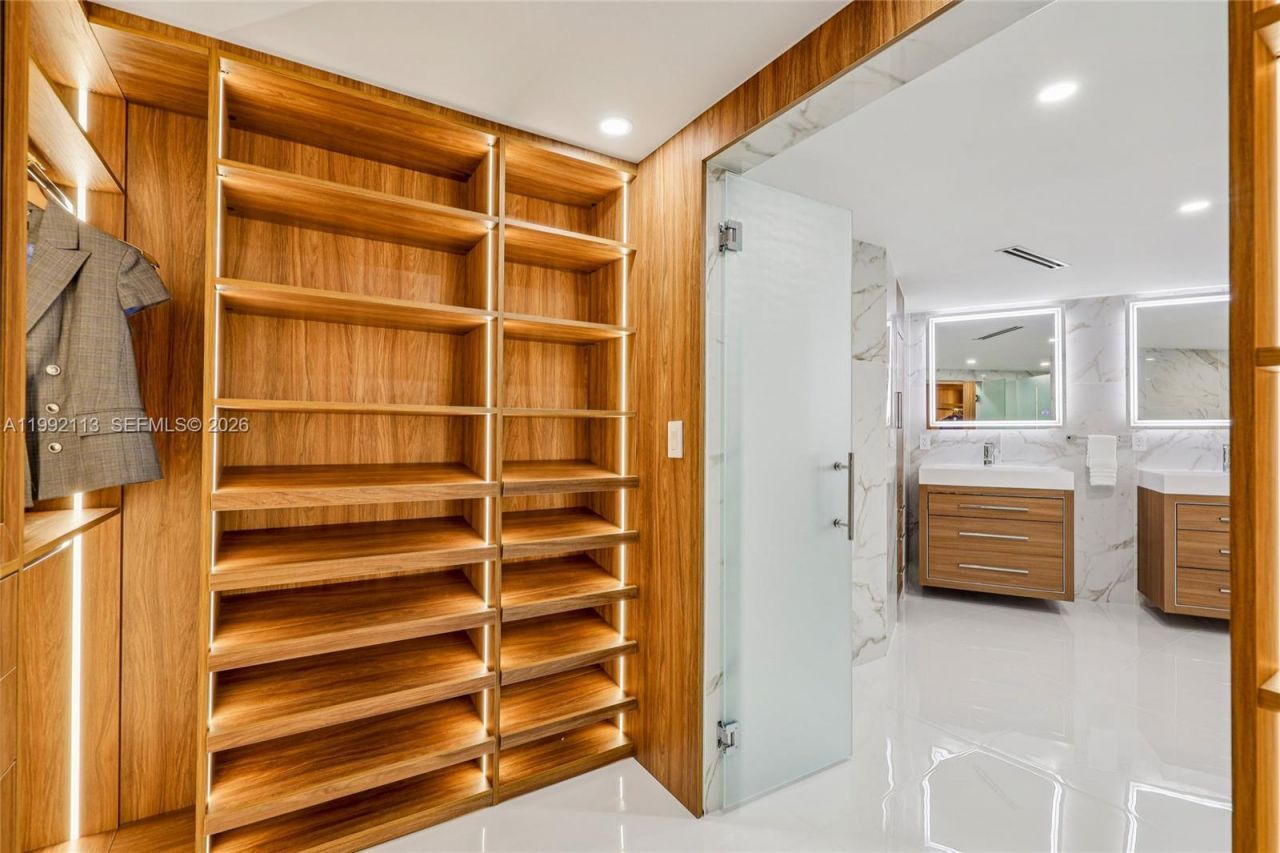 5660 Collins Ave, Unit 11C, Miami Beach, FL 33140 Photo