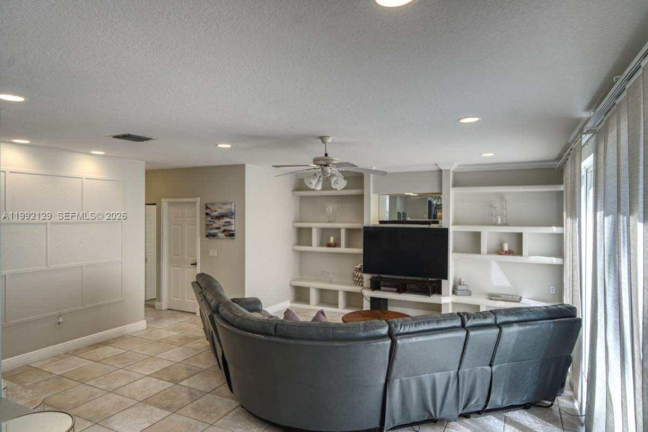 15856 NW 12th Ct , Pembroke Pines, FL 33028 Photo