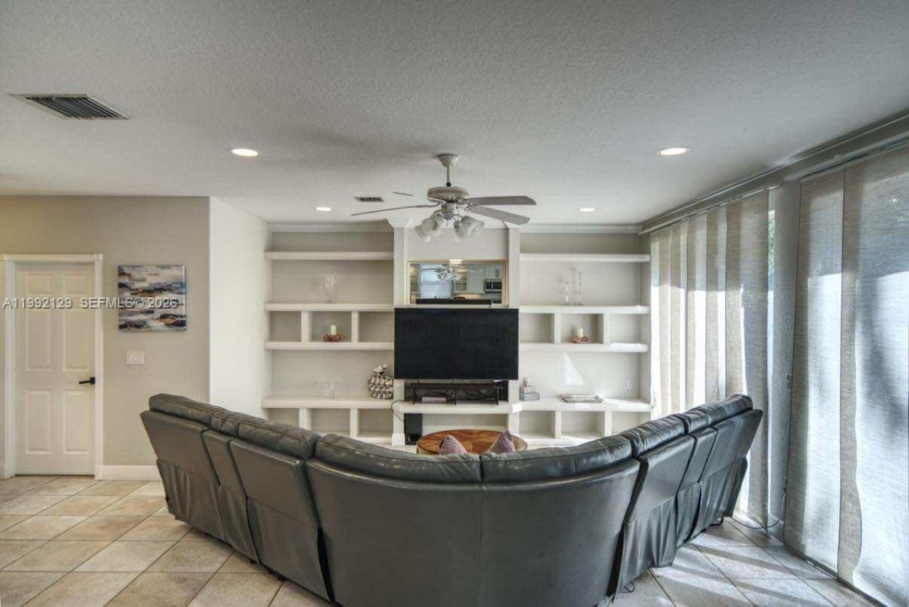 15856 NW 12th Ct , Pembroke Pines, FL 33028 Photo