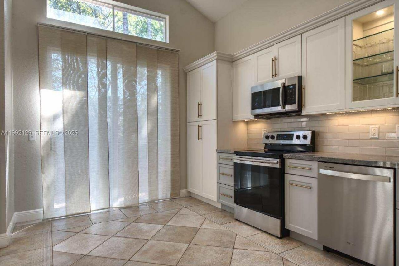 15856 NW 12th Ct , Pembroke Pines, FL 33028 Photo