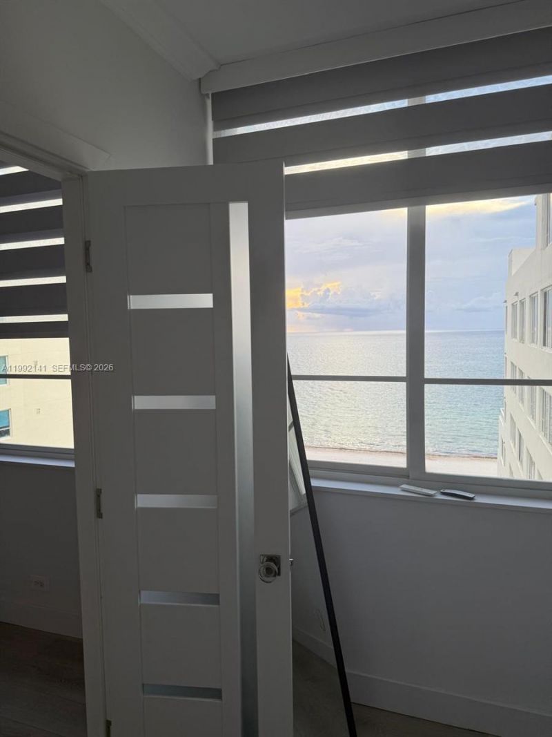 5005 Collins Ave , Unit 1525, Miami Beach, FL 33140 Photo