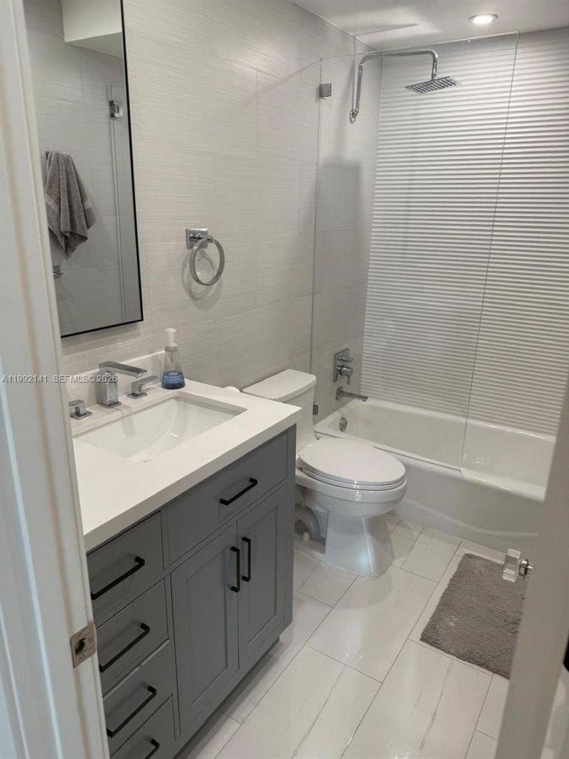 5005 Collins Ave , Unit 1525, Miami Beach, FL 33140 Photo